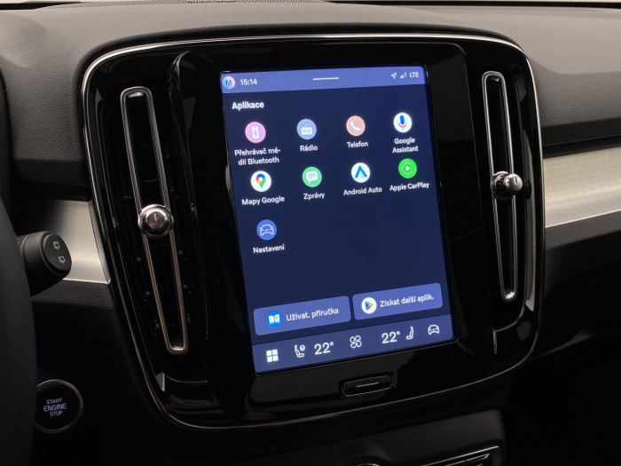 Volvo XC40 B4 AUT DARK PLUS na operativní leasing