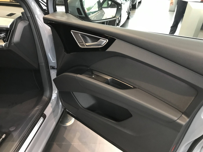 Audi Q4 e-tron 45  / 210kW na operativní leasing