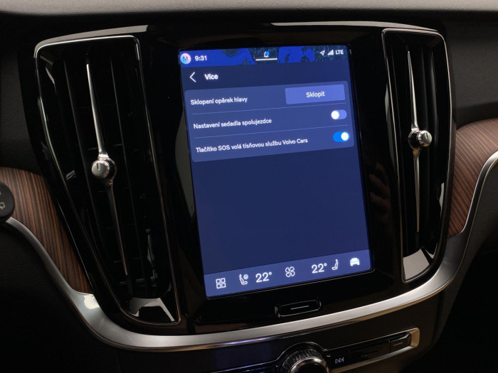Volvo V60 T6 AWD Plug-in BRIGHT PLUS na operativní leasing